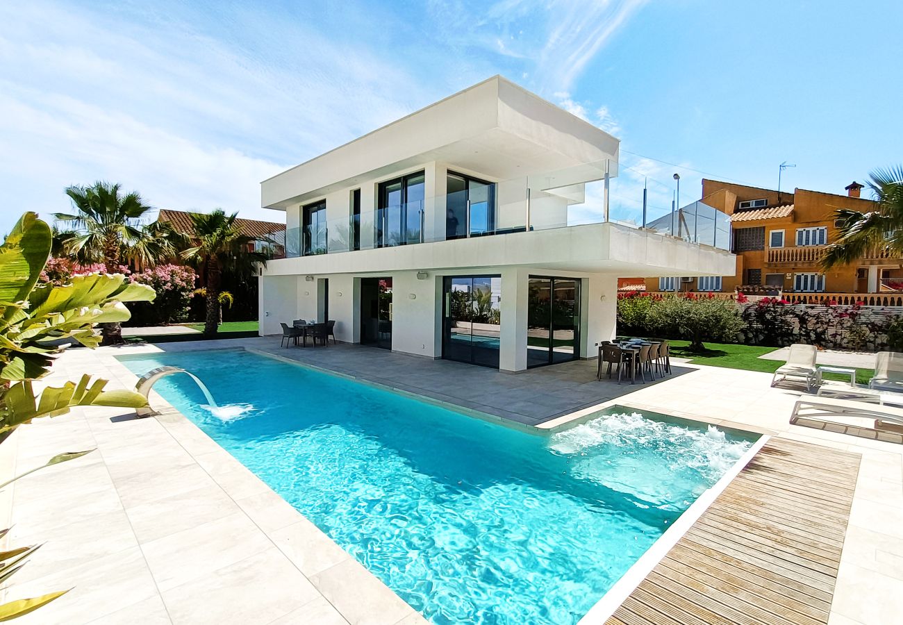 Moderne villa met privézwembad in El Carmoli met uitzicht op zee Mar Menor.